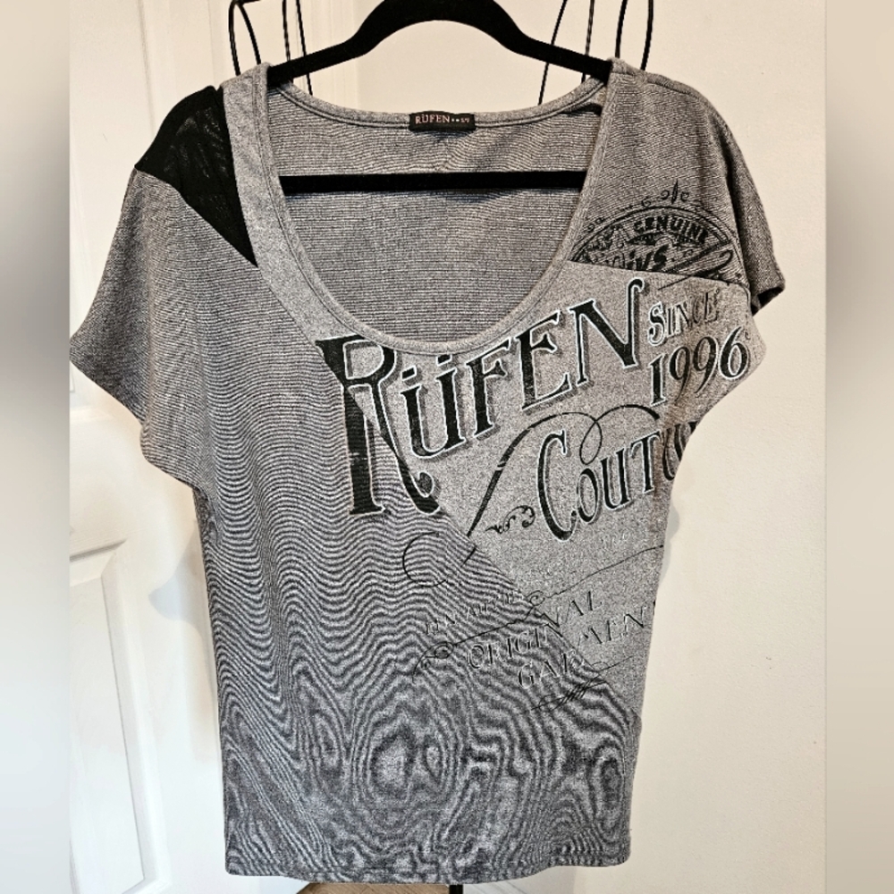 Graphic‎ Top